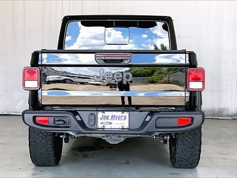 Used 2024 Jeep Gladiator Sport AWD/4WD image 3
