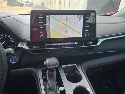 Used 2022 Toyota Sienna XSE image 18