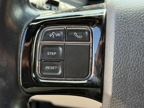 Used 2018 Dodge Grand Caravan SXT FWD image 15