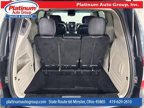Used 2013 Chrysler Town & Country Touring image 30