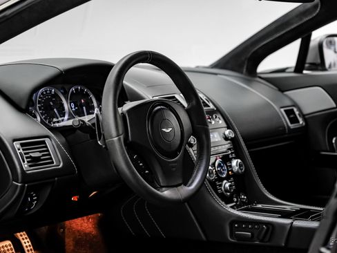 Used 2014 Aston Martin V8 Vantage S RWD image 42