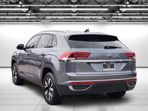 Used 2022 Volkswagen Atlas Cross Sport SE FWD image 9