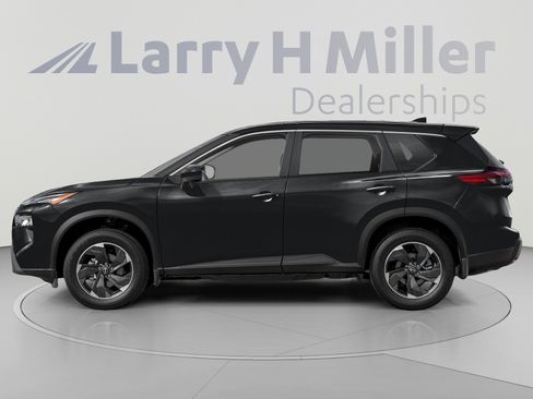 Used 2024 Nissan Rogue SV AWD/4WD image 3