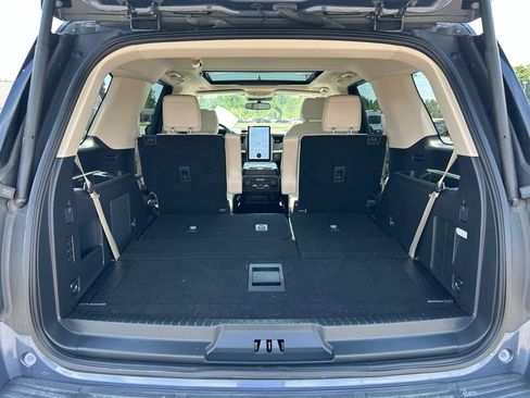 Used 2023 Ford Expedition Platinum AWD/4WD image 38