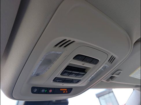 Used 2021 Buick Envision Essence w/ Technology Package I FWD image 21