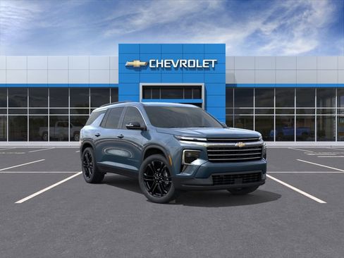 New 2026 Chevrolet Traverse LT w/ Driver Confidence Package AWD/4WD image 1