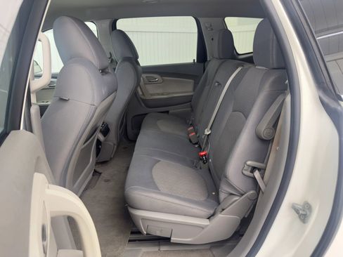 Used 2011 Chevrolet Traverse LT image 9