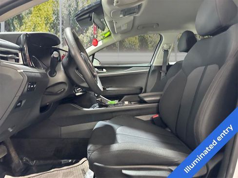 Used 2021 Kia K5 LXS image 9