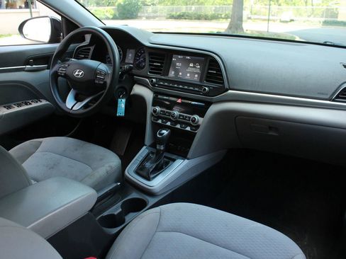 Used 2020 Hyundai Elantra SEL FWD image 22