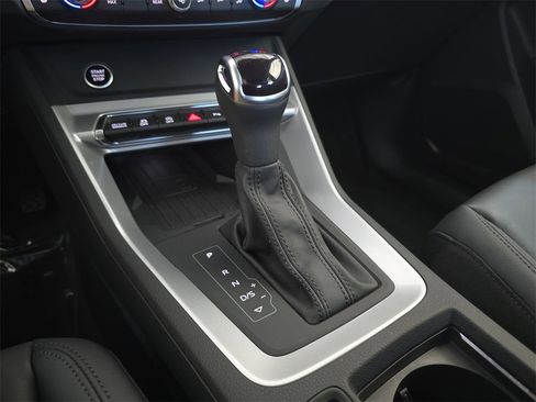 Certified 2025 Audi Q3 2.0T Premium w/ Convenience Package image 21