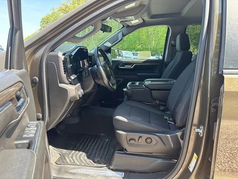 Used 2023 Chevrolet Silverado 1500 LT AWD/4WD image 28