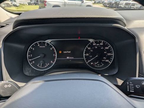 Used 2025 Nissan Rogue SV AWD/4WD image 29