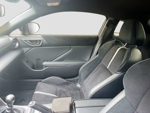 Used 2025 Toyota GR86 Premium RWD image 22