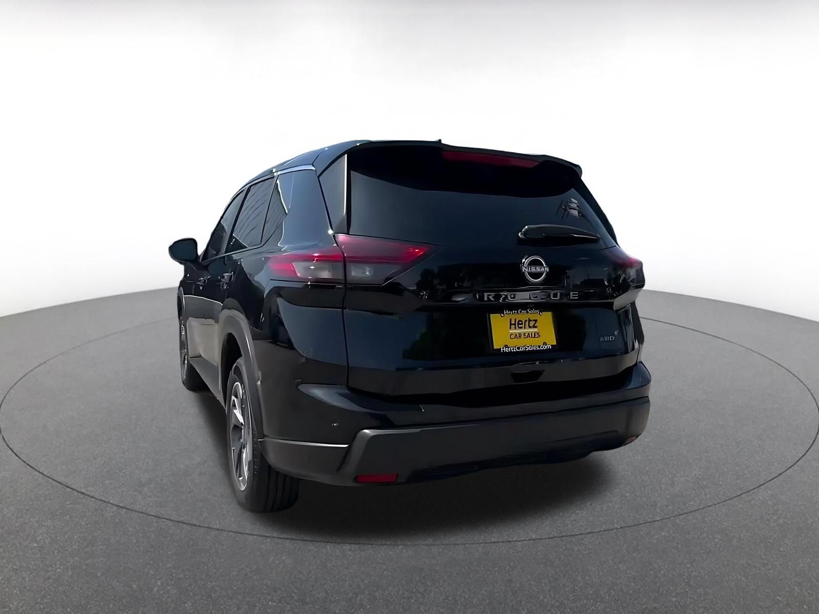 Used 2025 Nissan Rogue SV AWD/4WD image 10