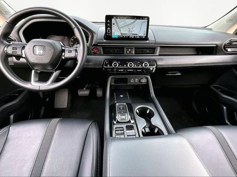 Used 2023 Honda Pilot Touring image 8