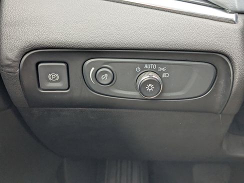 Used 2018 Buick Enclave Essence w/ LPO, Luxury Package image 21