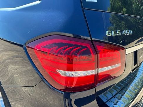 Used 2017 Mercedes-Benz GLS 450 4MATIC image 10