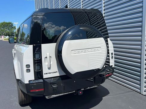 New 2026 Land Rover Defender 130 X-Dynamic SE AWD/4WD image 4