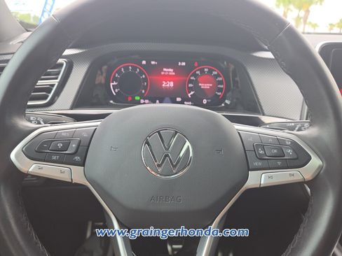 Used 2024 Volkswagen Atlas Cross Sport SEL R-Line AWD/4WD image 19
