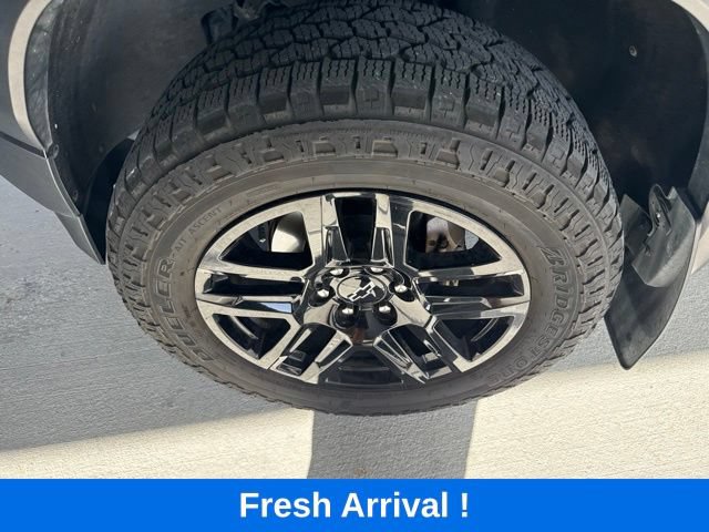 Used 2023 Chevrolet Colorado Trail Boss w/ Technology Package AWD/4WD image 21