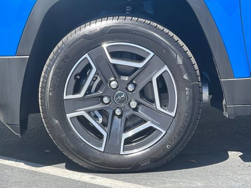 New 2026 Jeep Cherokee Limited image 25