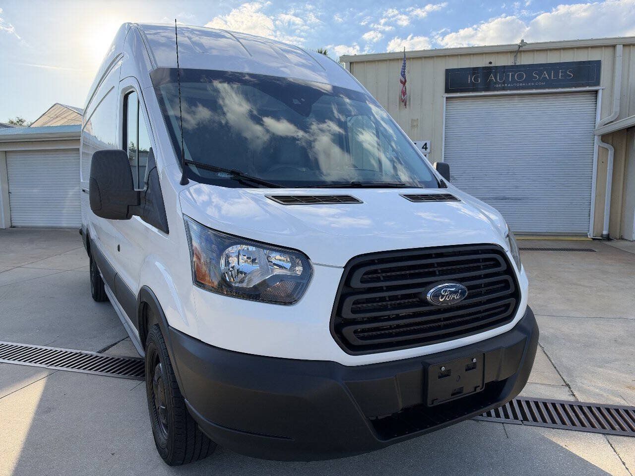 Used 2019 Ford Transit 350 148 High Roof Extended RWD image 15