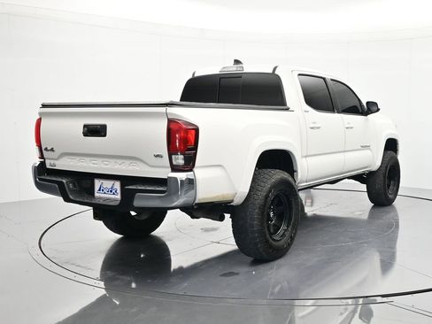 Used 2021 Toyota Tacoma SR5 AWD/4WD image 5