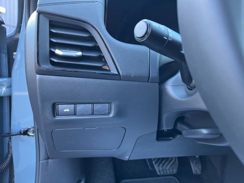 New 2026 Nissan Sentra SR w/ Floor Mat Package FWD image 28