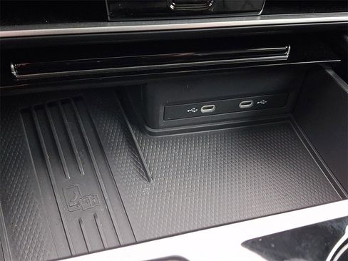 Certified 2025 Volkswagen Atlas SEL Premium R-Line image 25