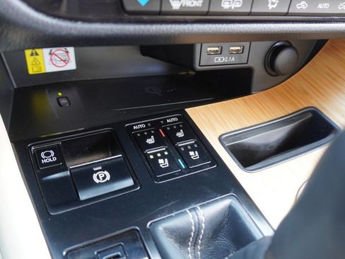 Used 2022 Lexus RX 350L FWD w/ Premium Package image 20