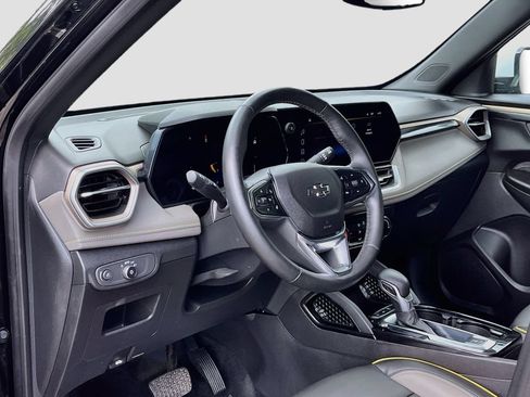 Used 2025 Chevrolet TrailBlazer ACTIV w/ Driver Confidence Package FWD image 9