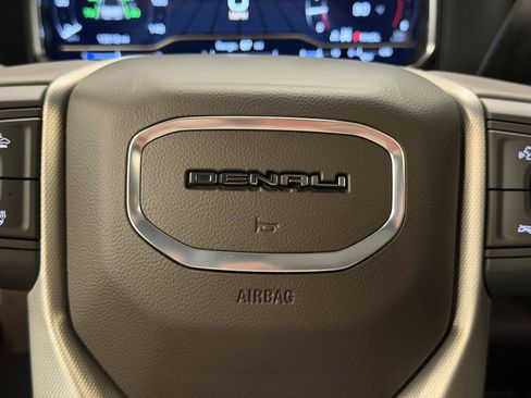Used 2024 GMC Sierra 2500 Denali w/ Denali Reserve Package AWD/4WD image 17