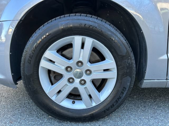 Used 2013 Dodge Grand Caravan Crew w/ Safety Sphere Group FWD image 37