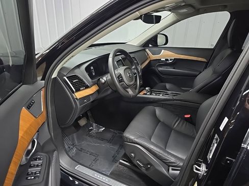 Used 2024 Volvo XC90 B5 Plus image 30