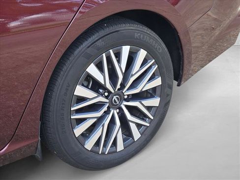 Used 2025 Nissan Altima 2.5 SV FWD image 22