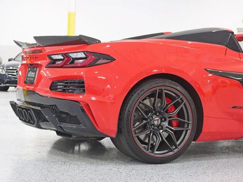 Used 2023 Chevrolet Corvette Z06 RWD image 12