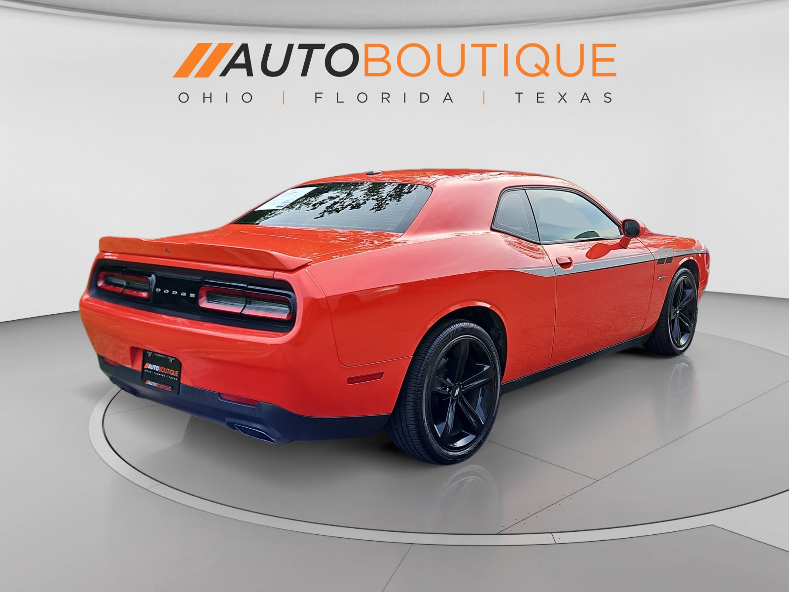 Used 2018 Dodge Challenger R/T w/ Cold Weather Group RWD image 6
