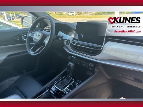 Used 2025 Jeep Compass Limited AWD/4WD image 22