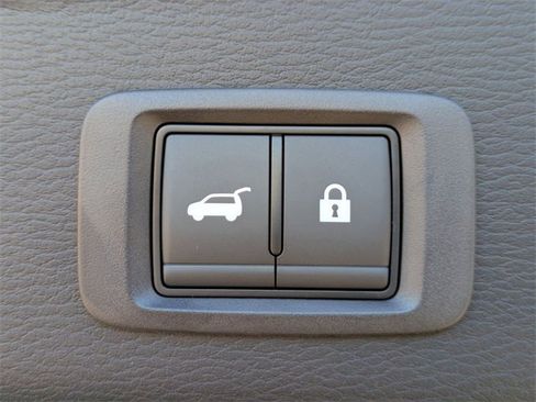 New 2025 Mitsubishi Outlander SE image 13