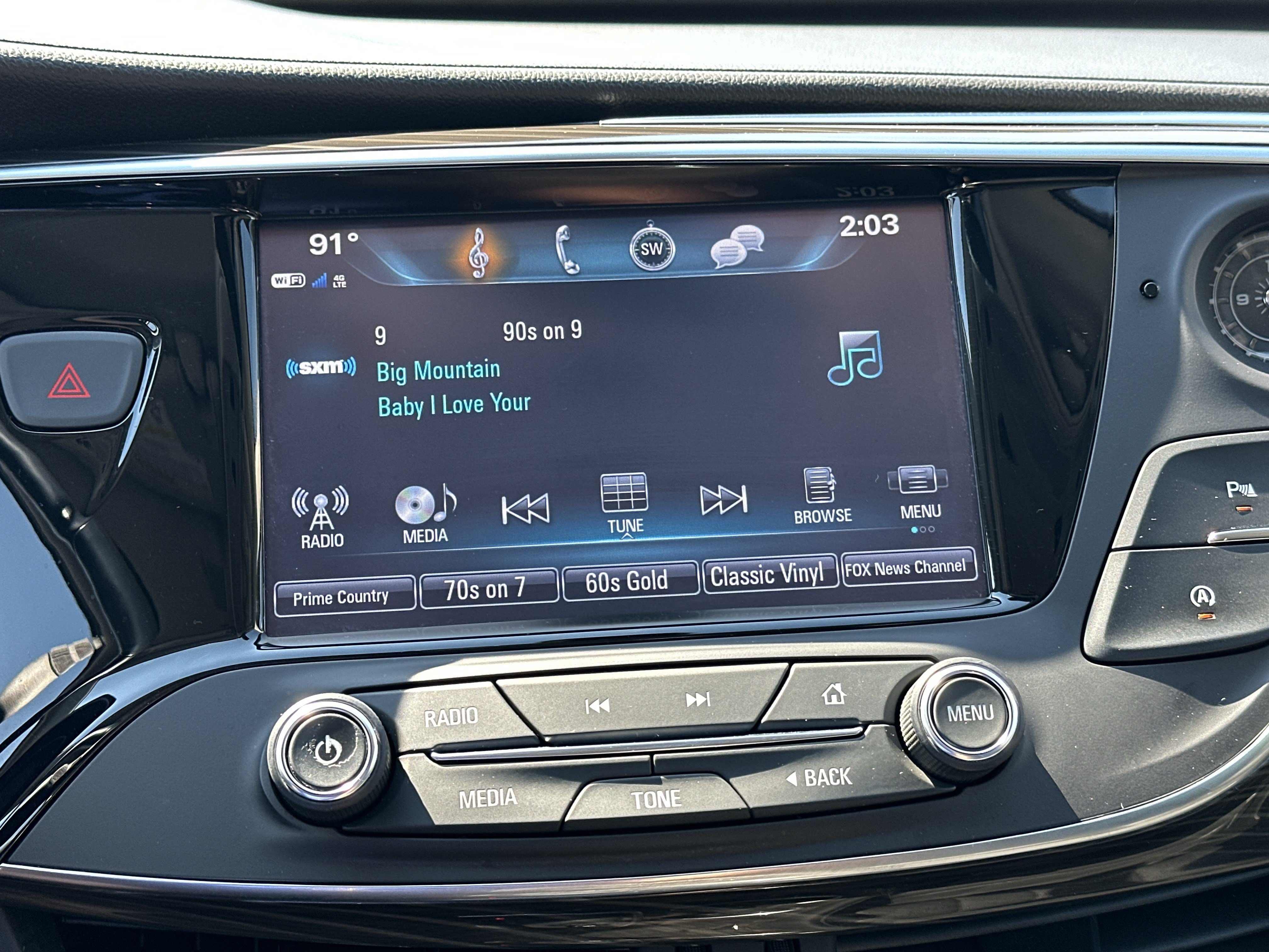 Used 2019 Buick Envision Essence FWD image 27