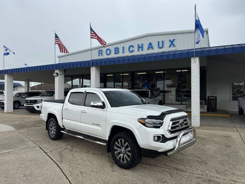 Used 2022 Toyota Tacoma Limited AWD/4WD image 1