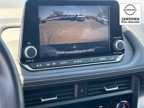 Certified 2025 Nissan Rogue SV FWD image 25