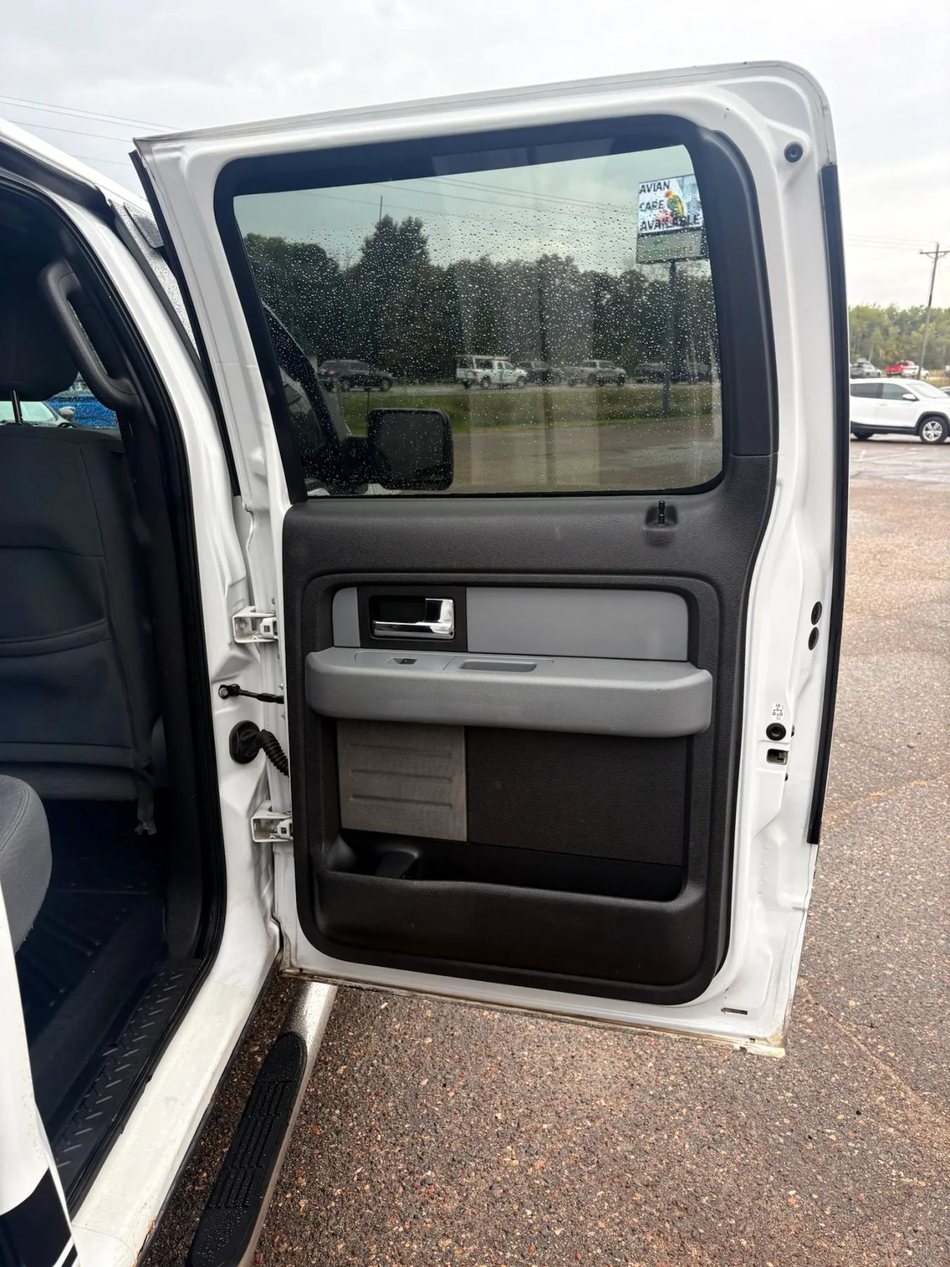 Used 2014 Ford F150 XLT w/ Equipment Group 301A Mid AWD/4WD image 39
