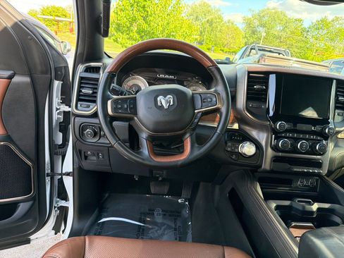 Used 2022 RAM 1500 Limited AWD/4WD image 16