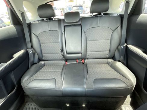 Used 2022 Kia Niro LXS FWD image 24