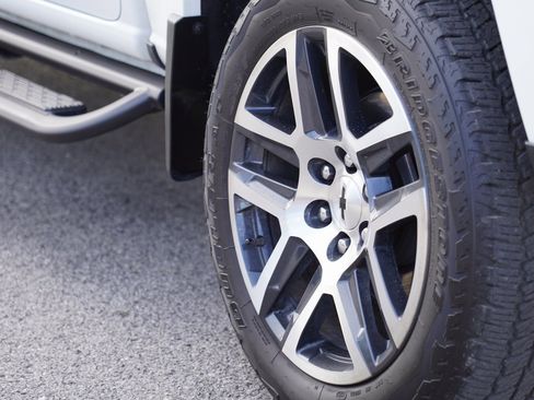 Used 2023 Chevrolet Colorado Z71 w/ Z71 Convenience Package 2 image 12