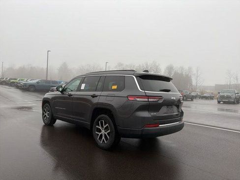 Certified 2024 Jeep Grand Cherokee L Limited w/ Luxury Tech Group II image 3