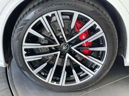 Used 2024 Maserati Grecale Trofeo AWD/4WD image 11