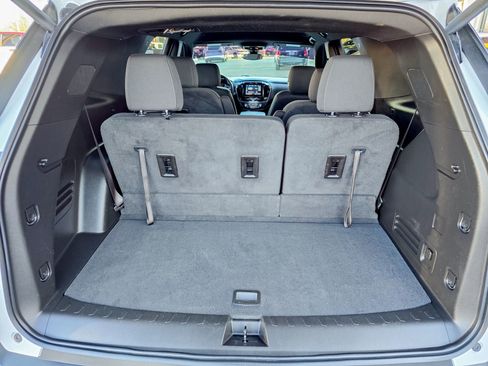 Used 2023 Chevrolet Traverse LT image 44