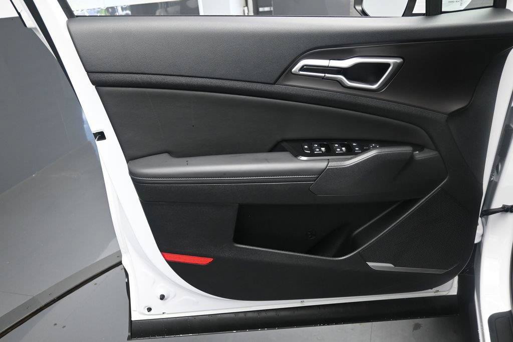 Used 2025 Kia Sportage EX FWD image 19